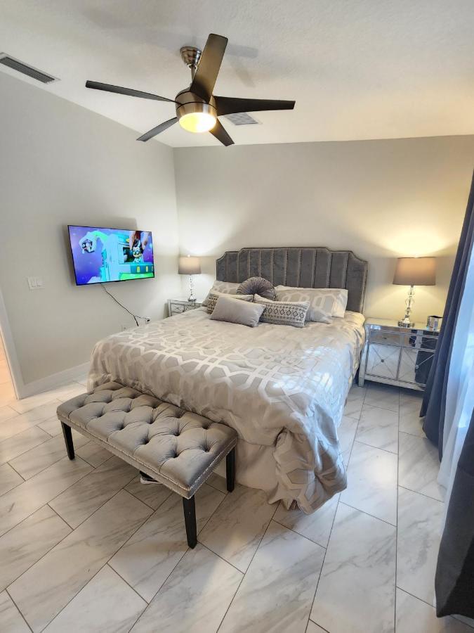The Villa Orlando@College Park. Sleeps16 Extérieur photo