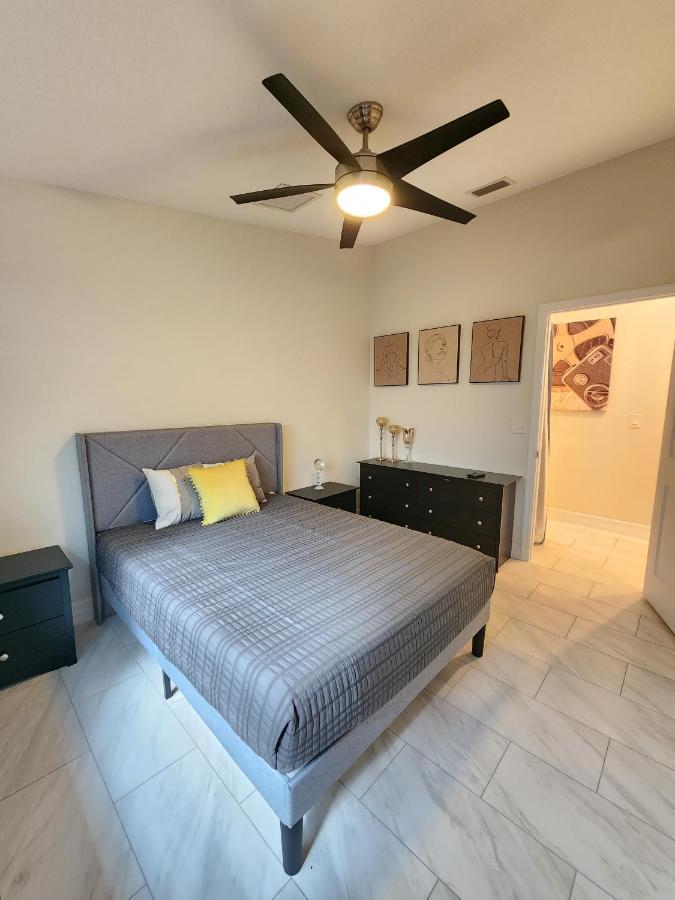 The Villa Orlando@College Park. Sleeps16 Extérieur photo