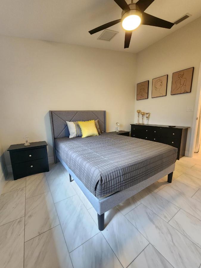 The Villa Orlando@College Park. Sleeps16 Extérieur photo