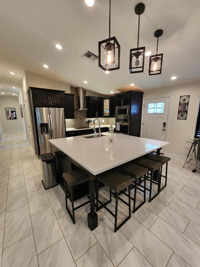 The Villa Orlando@College Park. Sleeps16 Extérieur photo