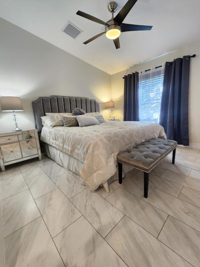 The Villa Orlando@College Park. Sleeps16 Extérieur photo