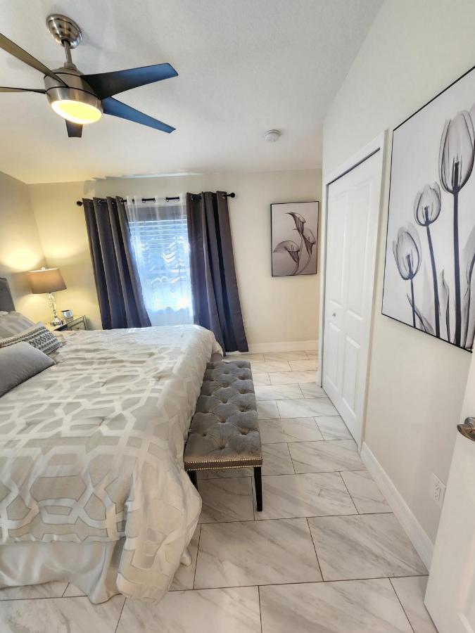 The Villa Orlando@College Park. Sleeps16 Extérieur photo