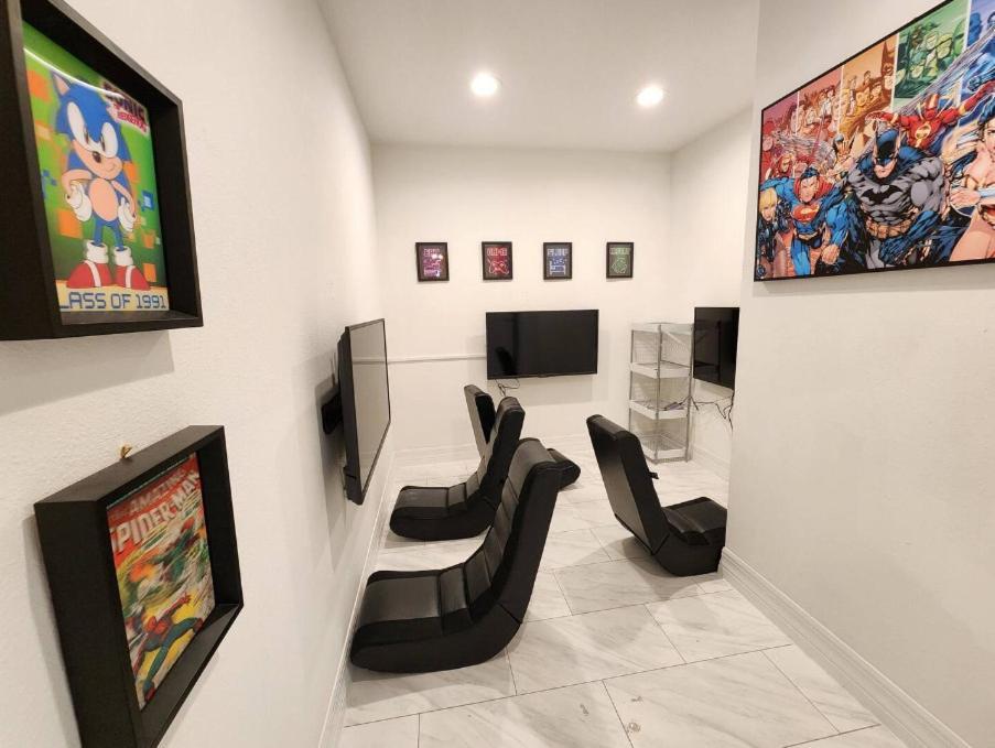 The Villa Orlando@College Park. Sleeps16 Extérieur photo