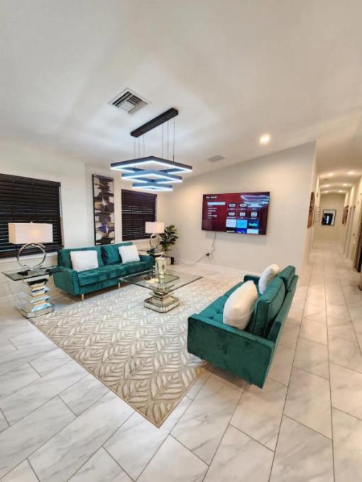The Villa Orlando@College Park. Sleeps16 Extérieur photo